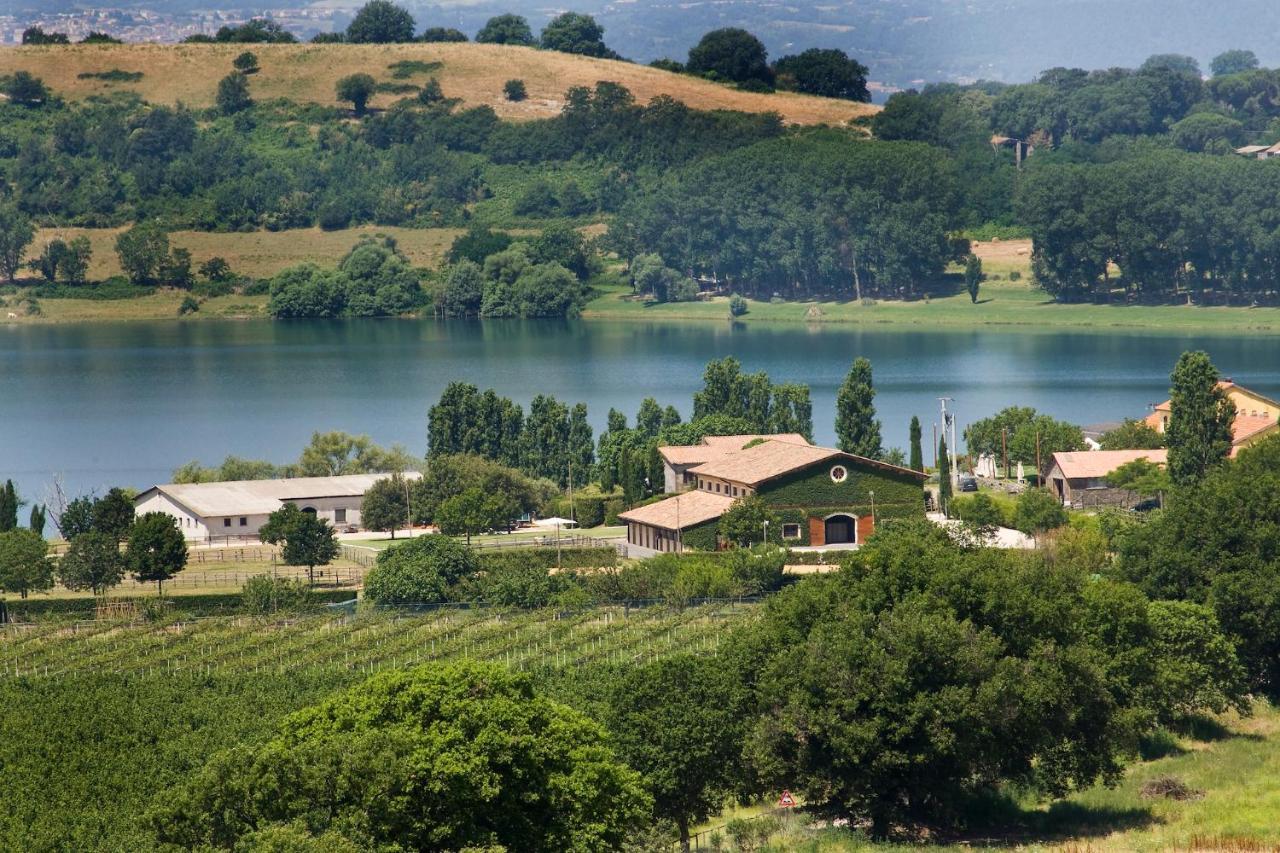 Agriturismo Potrero Grande Sul Lago Di Martignano Con Spiaggia كامباغنانو دي روما المظهر الخارجي الصورة